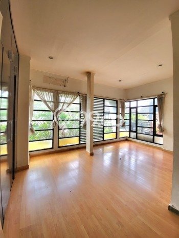 Rumah Elit Modern Tanpa Renovasi di Bintaro Tangerang Selatan Rumah Elit Modern Tanpa Renovasi di Bintaro Tangerang Selatan
