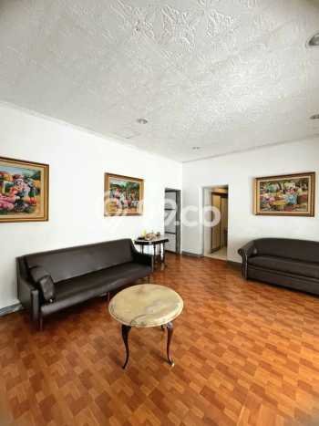Ready to Use! Luxury House LT 650m2 Desain Modern di Senayan Ready to Use! Luxury House LT 650m2 Desain Modern di Senayan