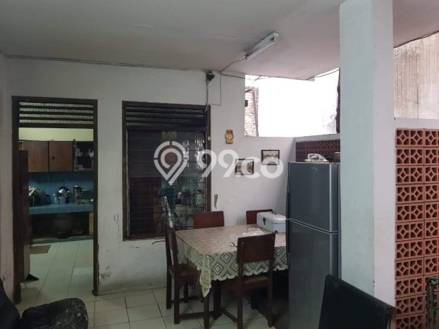 Siap Huni Rumah Mewah 5 Kamar di Kebayoran Baru Dekat ke Mana Pun Siap Huni Rumah Mewah 5 Kamar di Kebayoran Baru Dekat ke Mana Pun