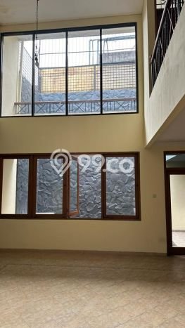 Rumah Elit Modern Siap Huni di Senayan Jakarta Selatan Rumah Elit Modern Siap Huni di Senayan Jakarta Selatan