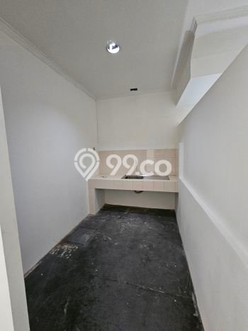 Ruko Dijual di Jakarta Selatan LT 85m2 & LB 370m2 Lokasi Terbaik! Ruko Dijual di Jakarta Selatan LT 85m2 & LB 370m2 Lokasi Terbaik!