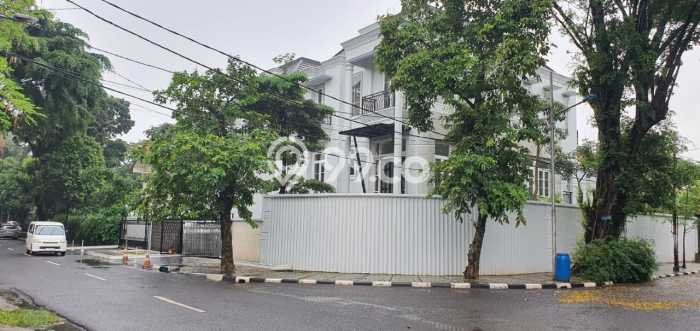 For Sale Rumah Mewah Exclusive di Kebayoran Baru, Jakarta Selatan For Sale Rumah Mewah Exclusive di Kebayoran Baru, Jakarta Selatan