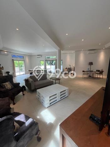 Disewakan Rumah Strategis LT 400m2 / LB 800m2 di Senopati, Jakarta Selatan Disewakan Rumah Strategis LT 400m2 / LB 800m2 di Senopati, Jakarta Selatan