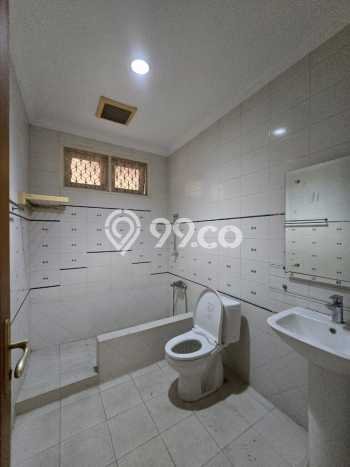 Rumah Elit Modern Siap Huni di Pondok Indah Jakarta Selatan Rumah Elit Modern Siap Huni di Pondok Indah Jakarta Selatan