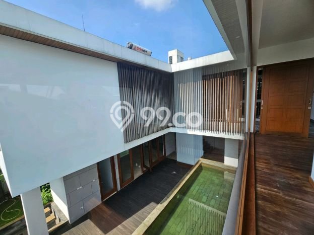 Ready to Use! Premium House LT 489m2 Desain Elegan di Pondok Indah Ready to Use! Premium House LT 489m2 Desain Elegan di Pondok Indah