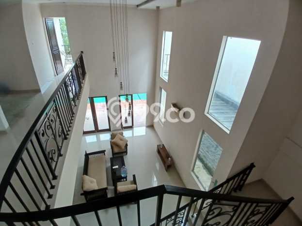 Rumah Luxury Modern Tanpa Renovasi di Kemang Jakarta Selatan Rumah Luxury Modern Tanpa Renovasi di Kemang Jakarta Selatan