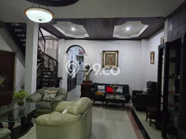 Rumah Luxury Modern Siap Huni di Senopati Jakarta Selatan Rumah Luxury Modern Siap Huni di Senopati Jakarta Selatan