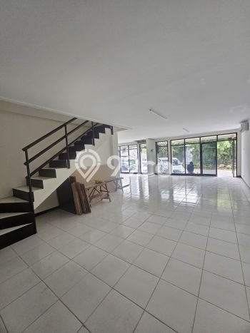 Unit Ruko Dijual di Kebayoran Baru Jakarta Selatan Luas Bangunan 300m2 Unit Ruko Dijual di Kebayoran Baru Jakarta Selatan Luas Bangunan 300m2