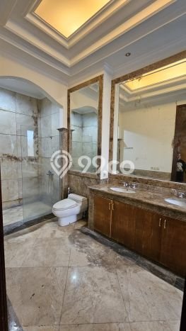 Rumah Elit LB 500m2 Siap Huni Desain Elegan di Pondok Indah, Jakarta Selatan Rumah Elit LB 500m2 Siap Huni Desain Elegan di Pondok Indah, Jakarta Selatan