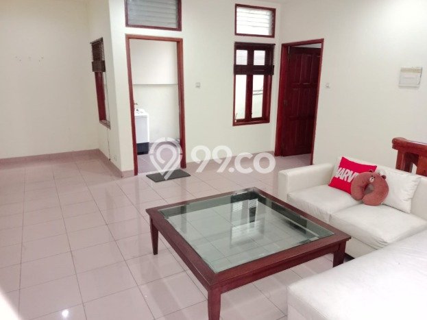Disewakan! Rumah 3 Kamar Tidur &
3 Kamar Mandi di Pondok Indah, Jakarta Selatan Disewakan! Rumah 3 Kamar Tidur &
3 Kamar Mandi di Pondok Indah, Jakarta Selatan