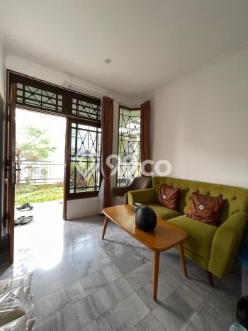 Rumah Elit Modern Tanpa Renovasi di Lebak Bulus Jakarta Selatan Rumah Elit Modern Tanpa Renovasi di Lebak Bulus Jakarta Selatan