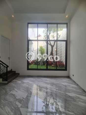 Ready to Use! Luxury House LT 215m2 Desain Elegan di Bintaro Ready to Use! Luxury House LT 215m2 Desain Elegan di Bintaro
