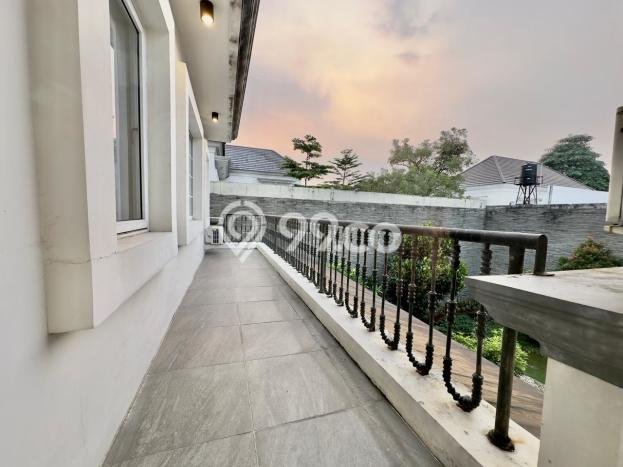 Hunian Modern Disewakan di BSD De Park Tangerang 4 KT & 4 KM Hunian Modern Disewakan di BSD De Park Tangerang 4 KT & 4 KM