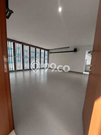 Rumah Mewah LB 465m2 Siap Huni Desain Elegan di BSD, Tangerang Rumah Mewah LB 465m2 Siap Huni Desain Elegan di BSD, Tangerang