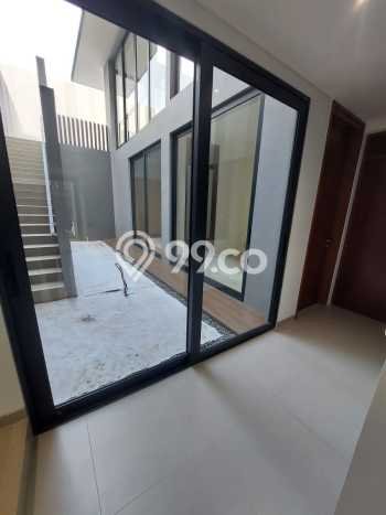 Rumah Mewah LB 465m2 Siap Huni Desain Elegan di BSD, Tangerang Rumah Mewah LB 465m2 Siap Huni Desain Elegan di BSD, Tangerang