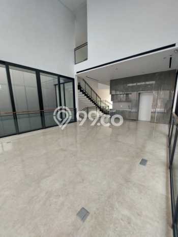 Rumah Mewah LB 465m2 Siap Huni Desain Elegan di BSD, Tangerang Rumah Mewah LB 465m2 Siap Huni Desain Elegan di BSD, Tangerang