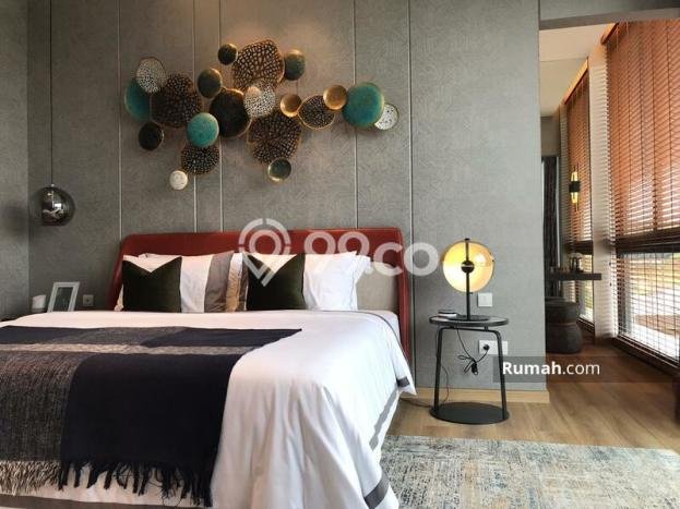 Rumah Strategis 5 Kamar Tidur dan 6 Kamar Mandi di Lokasi Strategis BSD, Tangerang Rumah Strategis 5 Kamar Tidur dan 6 Kamar Mandi di Lokasi Strategis BSD, Tangerang