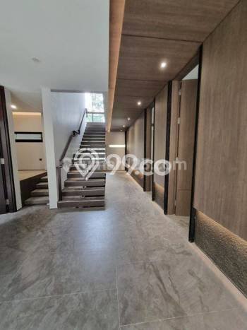 Ready to Use! Luxury House LT 331m2 Desain Modern di Alam Sutera Ready to Use! Luxury House LT 331m2 Desain Modern di Alam Sutera