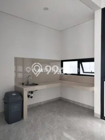 Rumah Mewah LB 165m2 Siap Pakai Desain Elegan di BSD Green Wich, Tangerang Rumah Mewah LB 165m2 Siap Pakai Desain Elegan di BSD Green Wich, Tangerang
