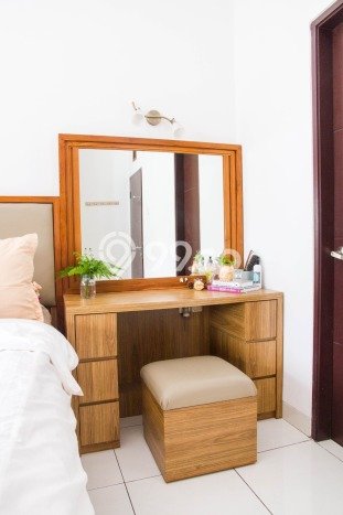 Rumah Nyaman dengan 3 Kamar Tidur dan 3 Kamar Mandi di Area Karawaci, Tangerang Rumah Nyaman dengan 3 Kamar Tidur dan 3 Kamar Mandi di Area Karawaci, Tangerang