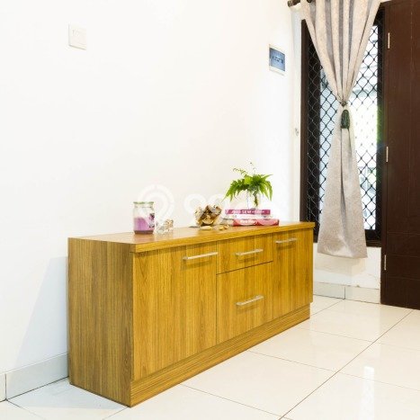 Rumah Nyaman dengan 3 Kamar Tidur dan 3 Kamar Mandi di Area Karawaci, Tangerang Rumah Nyaman dengan 3 Kamar Tidur dan 3 Kamar Mandi di Area Karawaci, Tangerang