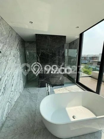 Ready to Use! Premium House LT 665m2 Desain Elegan di BSD Ready to Use! Premium House LT 665m2 Desain Elegan di BSD