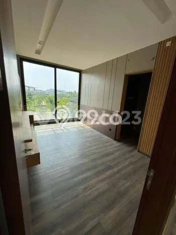 Ready to Use! Premium House LT 665m2 Desain Elegan di BSD Ready to Use! Premium House LT 665m2 Desain Elegan di BSD