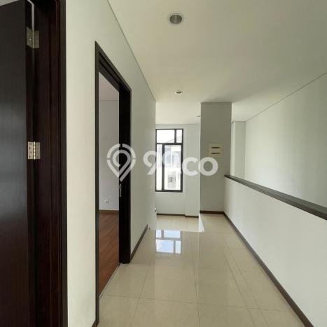 Rumah Luxury Modern Tanpa Renovasi di BSD City Tangerang Rumah Luxury Modern Tanpa Renovasi di BSD City Tangerang