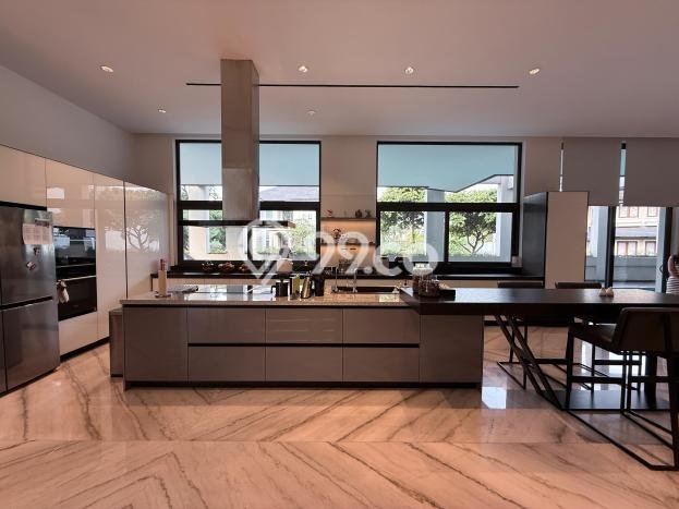 Hunian Elit LB 1400m2 Siap Huni Desain Elegan di BSD Telaga Golf, Tangerang Hunian Elit LB 1400m2 Siap Huni Desain Elegan di BSD Telaga Golf, Tangerang
