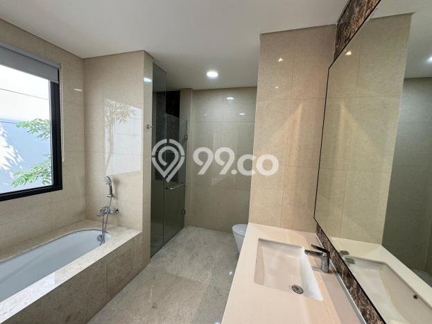 Rumah di BSD, Tangerang, LT 336m² LB 418m² Rumah di BSD, Tangerang, LT 336m² LB 418m²