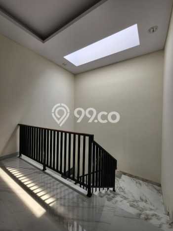 Rumah Luxury Modern Siap Huni di BSD Eminent Tangerang Rumah Luxury Modern Siap Huni di BSD Eminent Tangerang