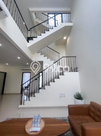 Ready to Use! Premium House LT 160m2 Desain Elegan di Gading Serpong The Spring Ready to Use! Premium House LT 160m2 Desain Elegan di Gading Serpong The Spring