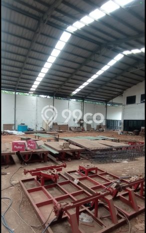 Unit Gudang Disewakan di Graha Raya di Area Ramai & Strategis Unit Gudang Disewakan di Graha Raya di Area Ramai & Strategis