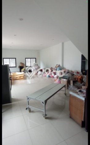 Unit Gudang Disewakan di Graha Raya di Area Ramai & Strategis Unit Gudang Disewakan di Graha Raya di Area Ramai & Strategis