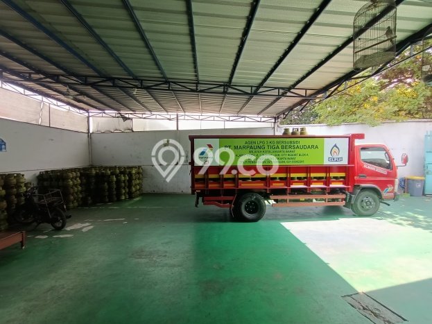Lokasi Strategis! Dijual Gudang Bisnis di Kembangan, Jakarta Barat Kondisi Baik Lokasi Strategis! Dijual Gudang Bisnis di Kembangan, Jakarta Barat Kondisi Baik