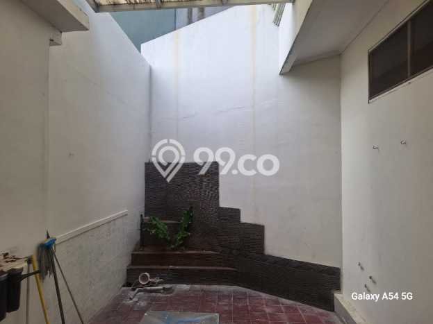 Rumah Mewah LB 175m2 Siap Huni Desain Elegan di Duta Garden, Tangerang Rumah Mewah LB 175m2 Siap Huni Desain Elegan di Duta Garden, Tangerang
