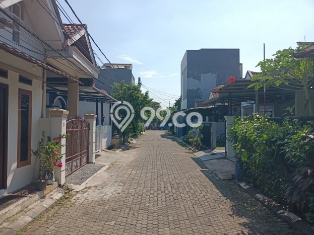 For Sale Rumah 4 Kamar Lokasi Ideal Nyaman dan Strategis di Tangerang For Sale Rumah 4 Kamar Lokasi Ideal Nyaman dan Strategis di Tangerang