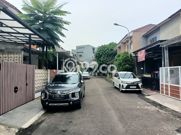 Dijual Hunian Rumah Terawat 3 Kamar di Cibubur, Bekasi Dijual Hunian Rumah Terawat 3 Kamar di Cibubur, Bekasi