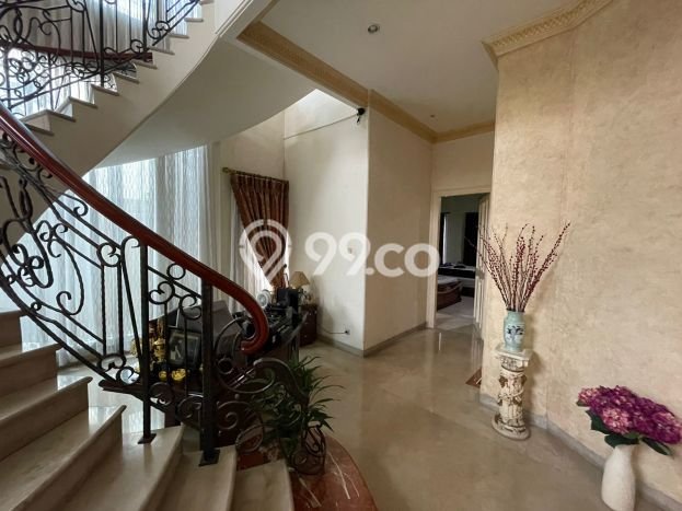 Hunian Mewah Dijual LT 700m2 di Karawaci, Tangerang Hunian Mewah Dijual LT 700m2 di Karawaci, Tangerang
