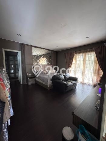 Rumah Elit Modern Tanpa Renovasi di BSD Tangerang Rumah Elit Modern Tanpa Renovasi di BSD Tangerang