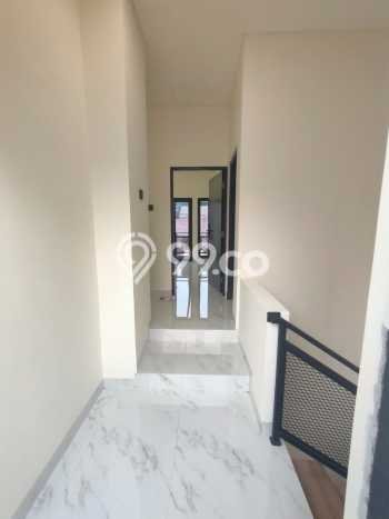 Rumah Modern Minimalis 3 KT Siap Huni di Serpong Utara Rumah Modern Minimalis 3 KT Siap Huni di Serpong Utara
