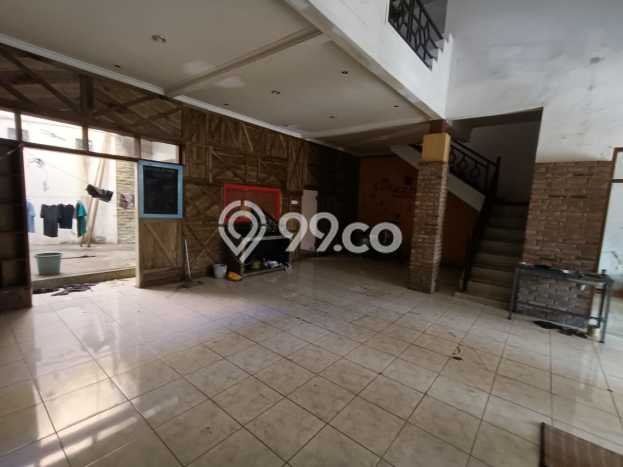 Rumah Mewah 6 Kamar Tidur Dekat Fasilitas Umum di Ciateul, Bandung Rumah Mewah 6 Kamar Tidur Dekat Fasilitas Umum di Ciateul, Bandung