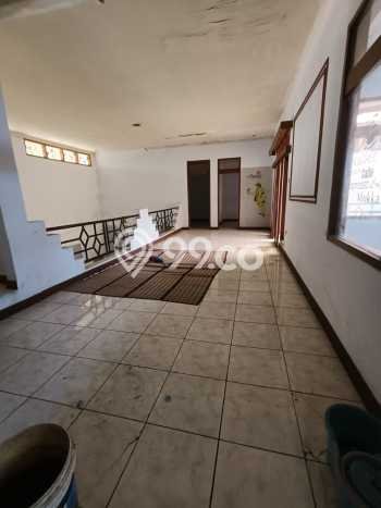 Rumah Mewah 6 Kamar Tidur Dekat Fasilitas Umum di Ciateul, Bandung Rumah Mewah 6 Kamar Tidur Dekat Fasilitas Umum di Ciateul, Bandung