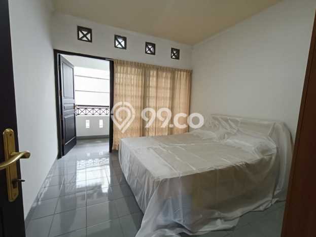 Rumah Asri di Geger Kalong, 4 KT, Area Tenang, Luas 318m² LB 209m² Rumah Asri di Geger Kalong, 4 KT, Area Tenang, Luas 318m² LB 209m²