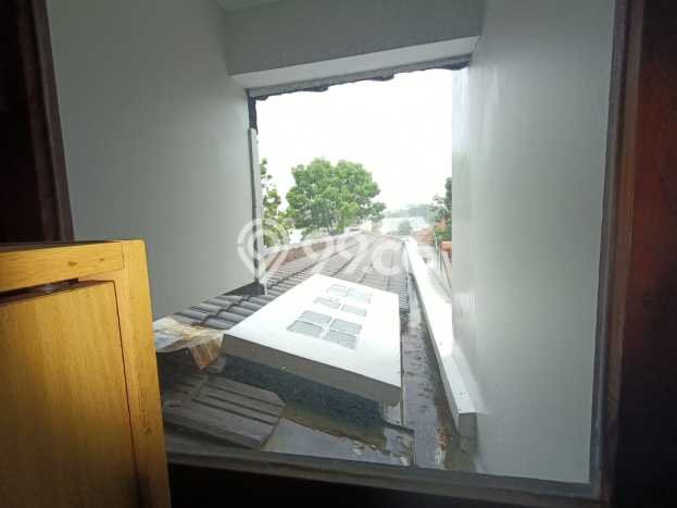 Ready to Use! Luxury House LT 170m2 Desain Modern di Riau Ready to Use! Luxury House LT 170m2 Desain Modern di Riau