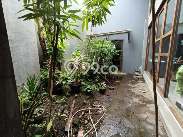 Rumah Elit Modern Tanpa Renovasi di Sumurbandung Bandung Rumah Elit Modern Tanpa Renovasi di Sumurbandung Bandung