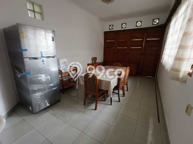 Rumah Asri di Geger Kalong, 4 KT, Area Tenang, Luas 318m² LB 209m² Rumah Asri di Geger Kalong, 4 KT, Area Tenang, Luas 318m² LB 209m²