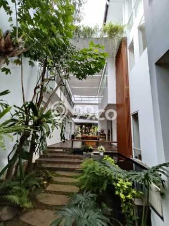 Siap Huni Hunian Elit 6 Kamar di Sukasari Dekat ke Mana Saja Siap Huni Hunian Elit 6 Kamar di Sukasari Dekat ke Mana Saja