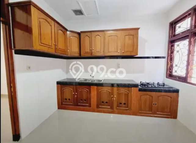 Jual Rumah Bagus Siap Huni LB 187m2 di Gentan, Solo Jual Rumah Bagus Siap Huni LB 187m2 di Gentan, Solo
