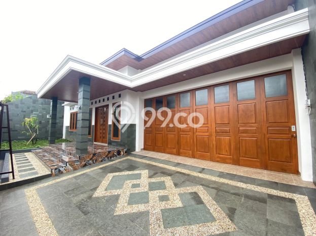 Dijual Rumah Premium dengan Fasilitas Sekitar Lengkap di Banjarsari, Solo Dijual Rumah Premium dengan Fasilitas Sekitar Lengkap di Banjarsari, Solo